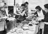 1981 - Kinderkrebsklinik weihte Eltern-Küche ein